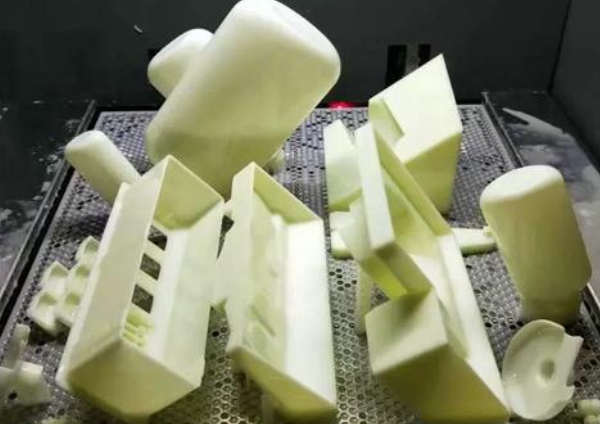 3D打印中的硅胶复模制作流程优缺点及应用场景介绍