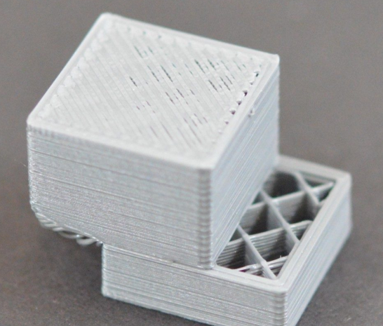 解决3D打印层间错位？切片时降速并加厚层厚